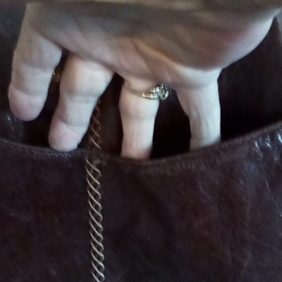 Vintage National Geographic leather purse-Made in Bolivia (12 in.x14 1/2 in.x 4) - Picture 2 of 8